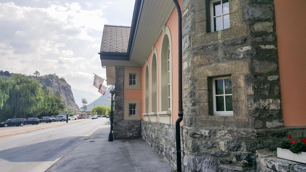 Hotel Les Berges Chippis ภายนอก รูปภาพ