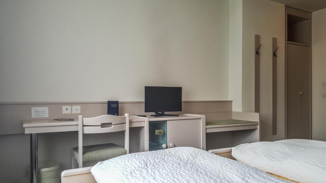 Hotel Les Berges Chippis ภายนอก รูปภาพ