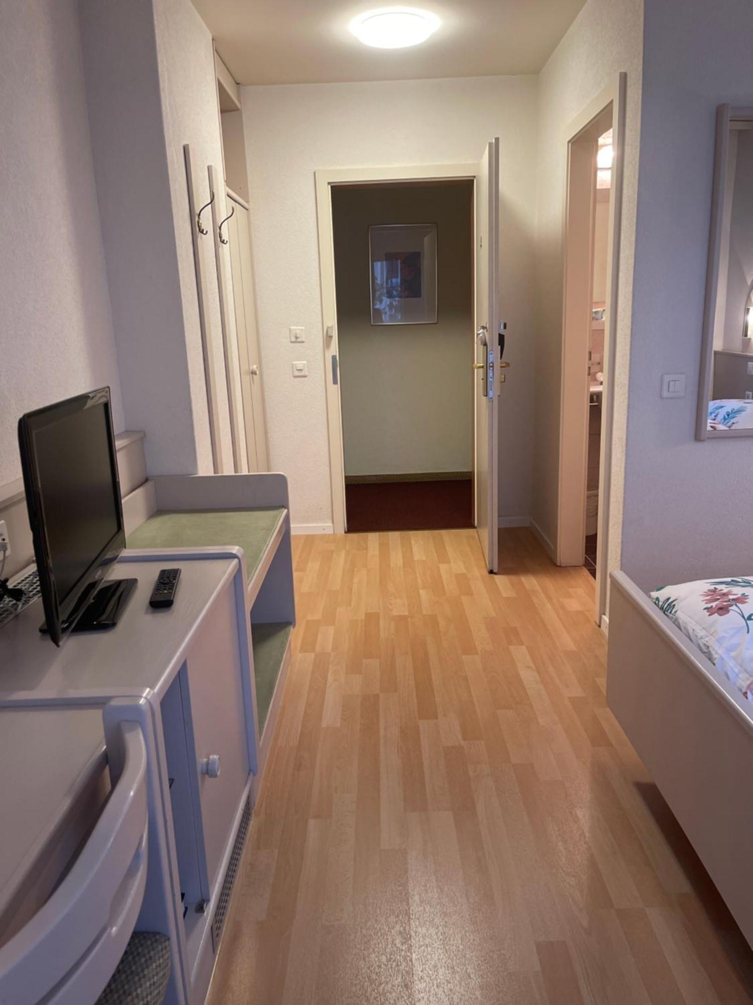 Hotel Les Berges Chippis ภายนอก รูปภาพ