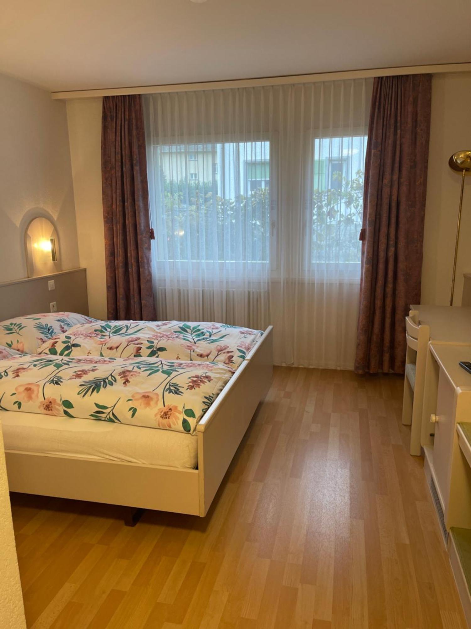 Hotel Les Berges Chippis ภายนอก รูปภาพ